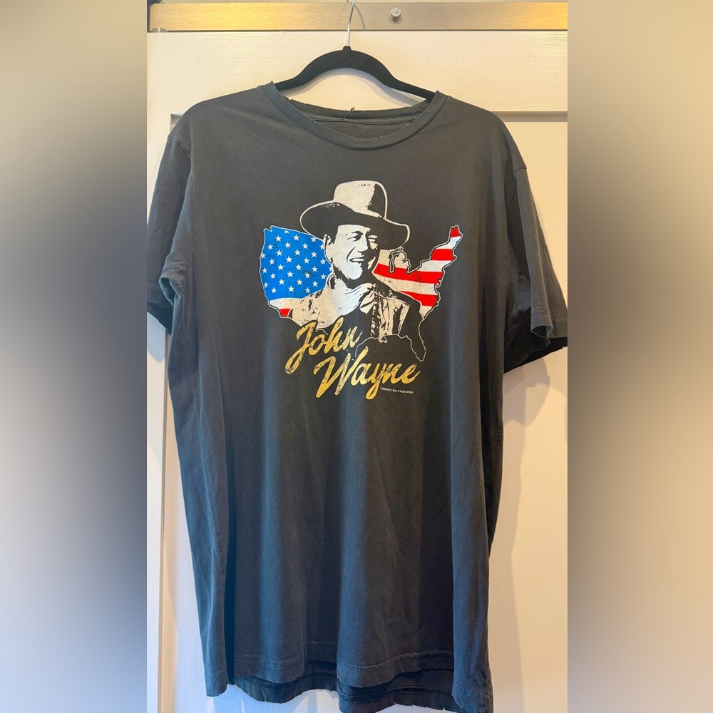 NWT John Wayne American T shirt size M